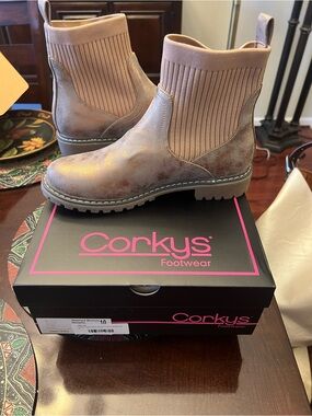 Ladies boots